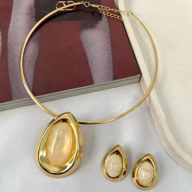 CONJUNTO DE ARO GOTA RESINADO Atacado