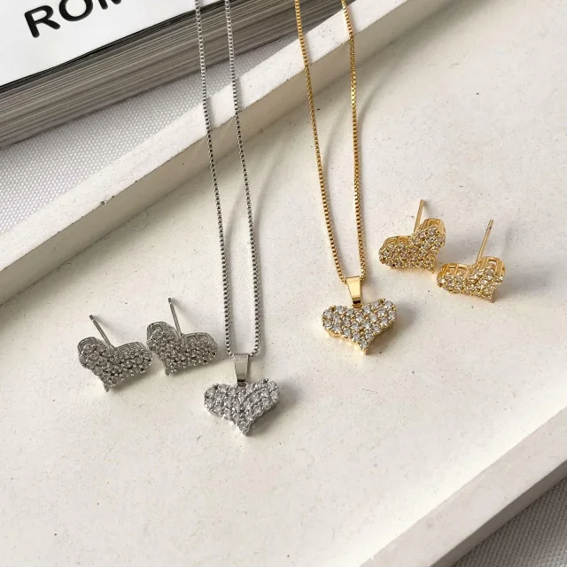 CONJUNTO CORAÇÃO CRAVEJADO Atacado