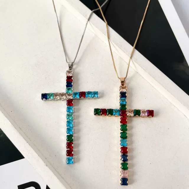 COLAR CRUZ CRAVEJADA COLORS Atacado