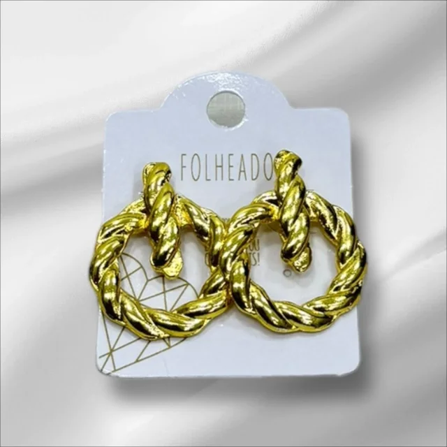 BRINCO FOLHEADO DOURADO TORCIDO Atacado